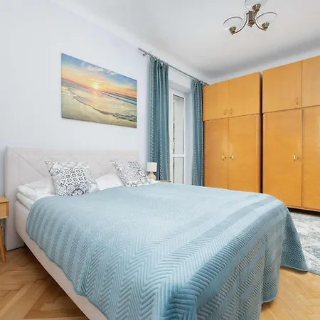 Klimatyczny Z 2 Sypialniami I Balkonem By Renters Apartment *