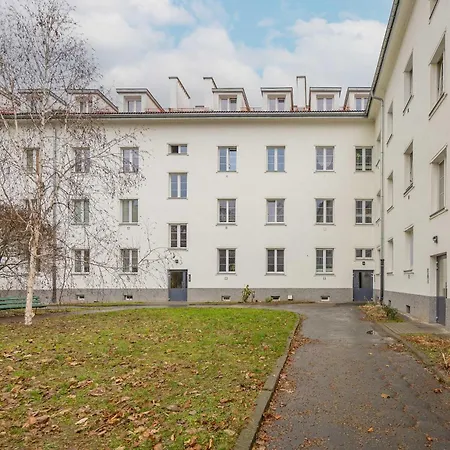 Klimatyczny Z 2 Sypialniami I Balkonem By Renters Apartment Warsaw