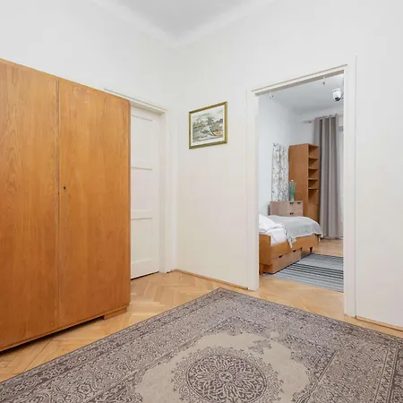 Klimatyczny Z 2 Sypialniami I Balkonem By Renters *