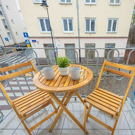 Klimatyczny Z 2 Sypialniami I Balkonem By Renters Apartment