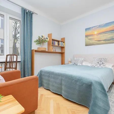 Klimatyczny Z 2 Sypialniami I Balkonem By Renters Apartament Warszawa